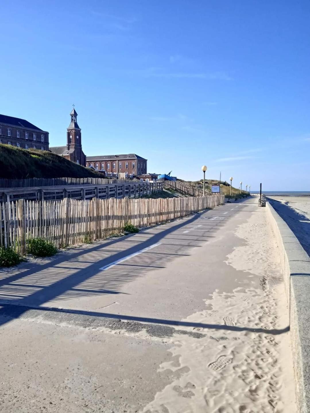 L'Alteia - L'Appartement Les Pieds Dans L'Eau Avec Place De Parking Prive Et Acces Direct A La Plage Berck Exterior foto